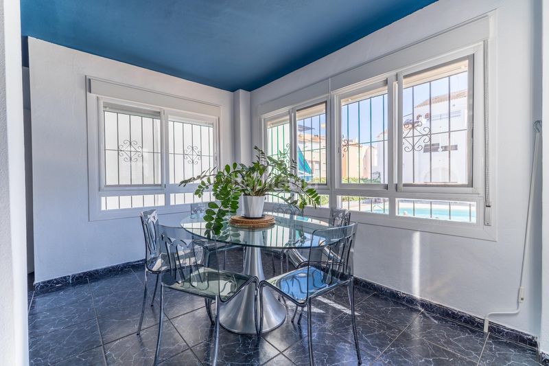 Foto 150fb778-2d02-49a2-85f9-6362ab2bd767. Planta baixa amb piscina a Playa de los Náufragos Torrevieja
