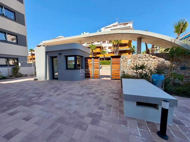 Foto 43d7e9e1-2529-4fdd-911e-98673b5eb9a4. Apartament amb aparcament piscina a Punta Prima Torrevieja