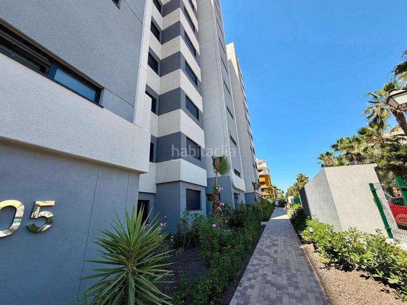 Foto db58e128-ea0b-4289-97e9-c04833e661dd. Apartament amb aparcament piscina a Punta Prima Torrevieja