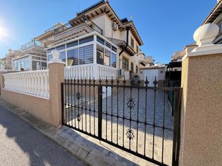 Casa aparellada a Villamartín-Las Filipinas