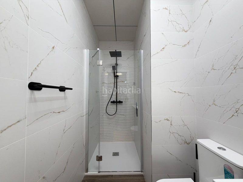 Foto c9054e4e-7851-44c4-ad7b-a44c58d95cf4. Planta baixa a Puerto Deportivo Torrevieja