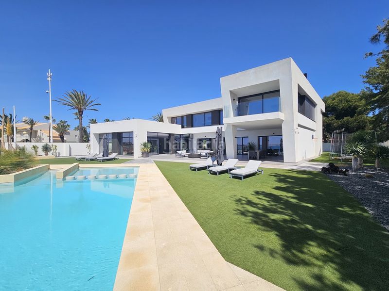 Foto 046cde2b-70a2-437e-bb57-c8ada56dfb77. Chalet ... en Cabo Roig Orihuela