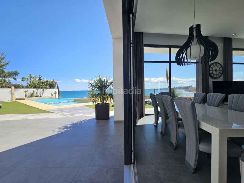 Foto 64417bae-703f-41f3-a4fe-189e69e9d1c8. Chalet ... en Cabo Roig Orihuela