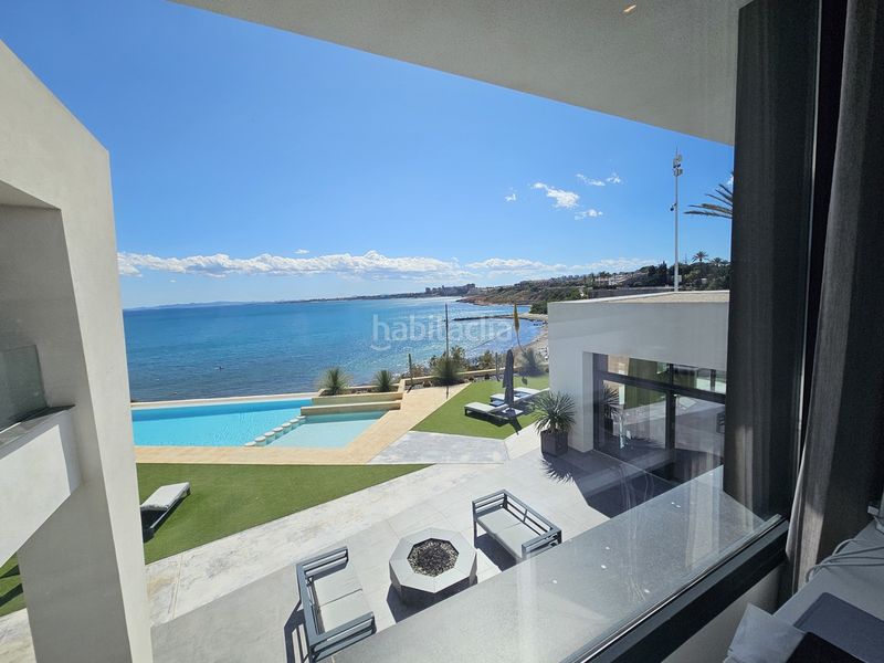 Foto 8090287d-fb9d-4711-81f1-4683e7f4fc70. Chalet ... en Cabo Roig Orihuela