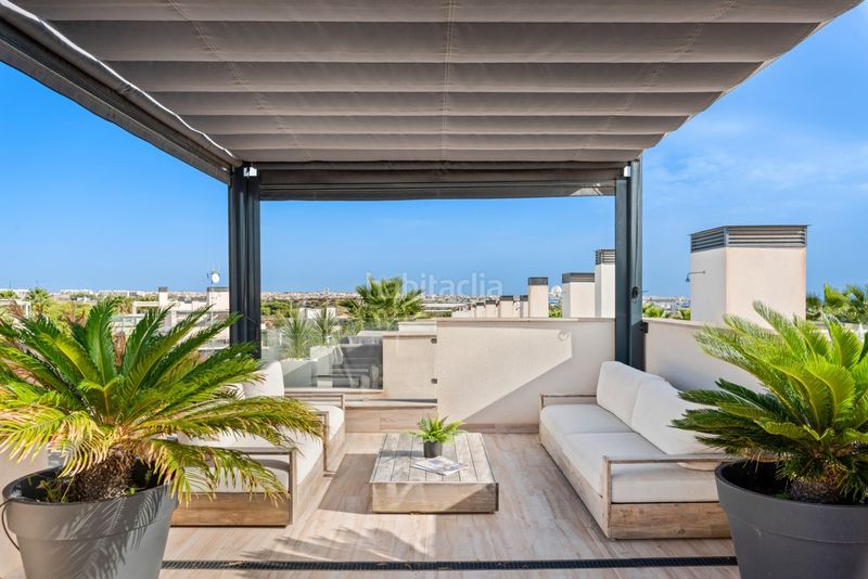 Foto 073173e8-e539-41bd-b9d1-5bc1b8e363ff. Chalet ... en Cabo Roig Orihuela