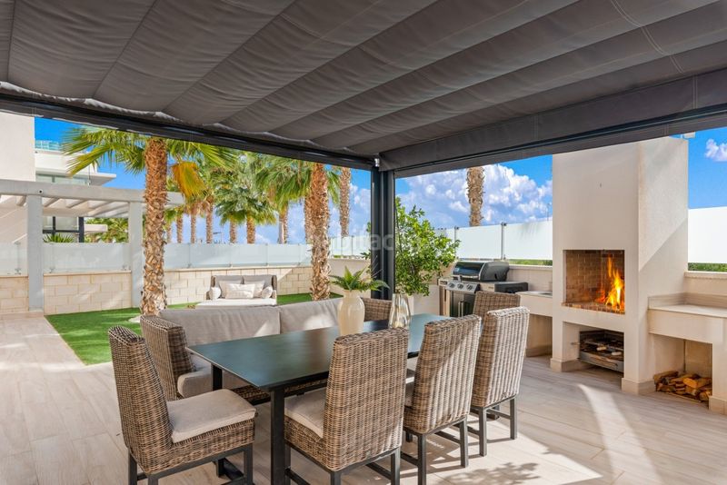 Foto 5144a91f-2227-4f50-aa21-a6fd750a34c6. Chalet ... en Cabo Roig Orihuela