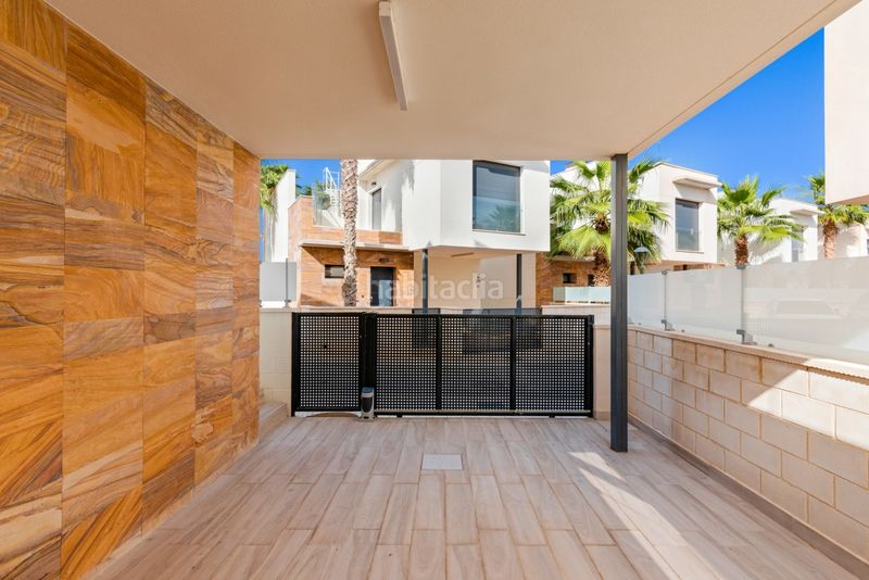 Foto 522b776b-8897-4354-963a-567dde9d1450. Chalet ... en Cabo Roig Orihuela