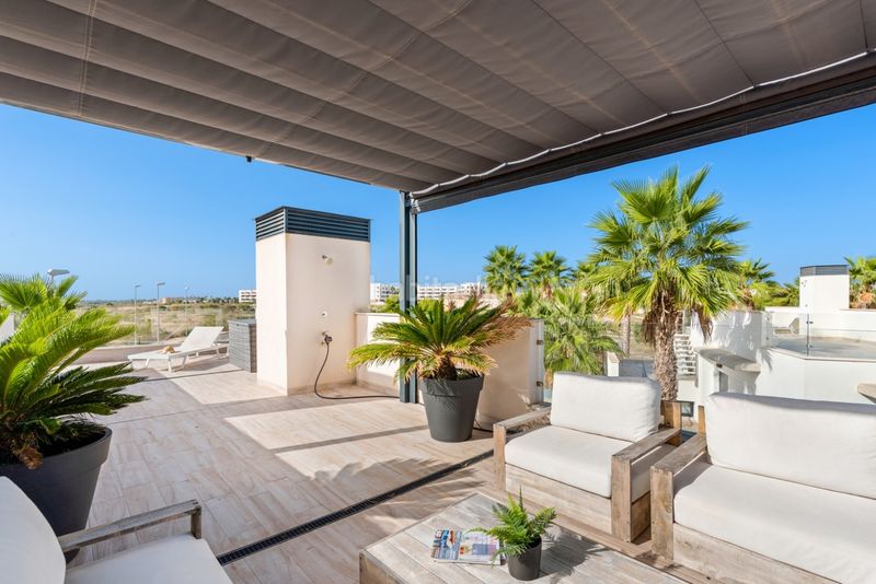 Foto f3530a35-47f4-4994-ae39-c699bffeffb3. Chalet ... en Cabo Roig Orihuela