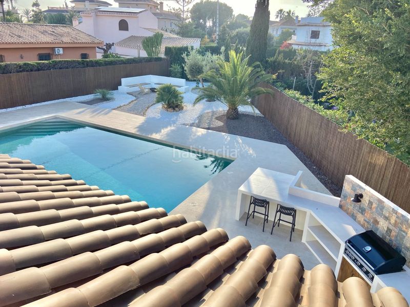 Foto 6c548d6e-ce9d-4a40-b17f-5d7623d3533f. Xalet amb piscina a Cabo Roig Orihuela