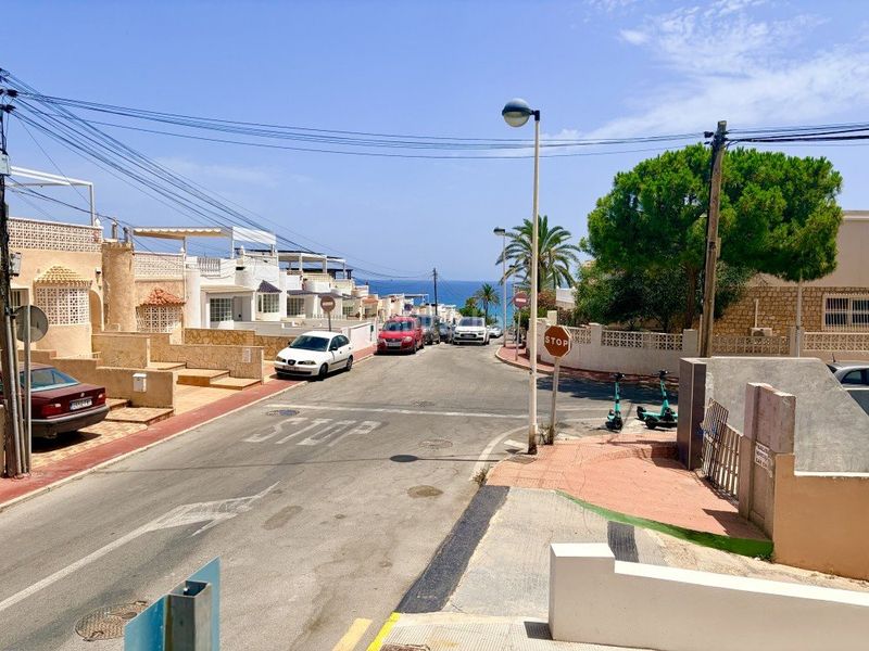 Foto d7bcceb8-a436-4f8e-b376-e96f292f3561. Planta baixa a Cabo Cervera Torrevieja