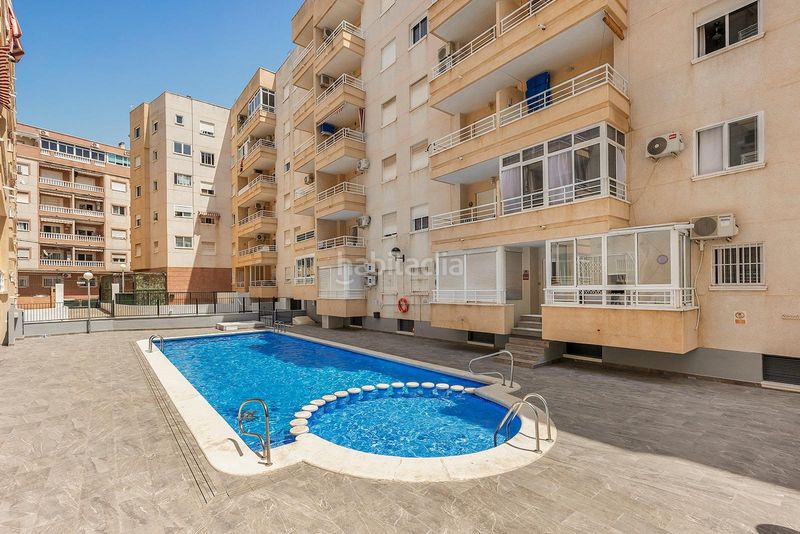 Foto 18554b1f-4444-4b39-a6c8-b3e1e49c5f9d. Apartament amb piscina a Antonio Machado Torrevieja