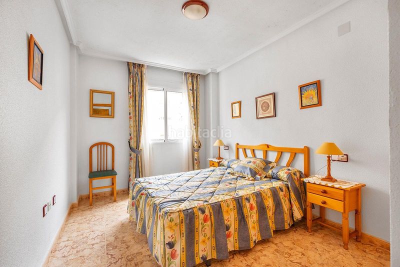 Foto 2f1a927a-9134-4e87-8f97-962f7674021f. Apartament amb piscina a Antonio Machado Torrevieja