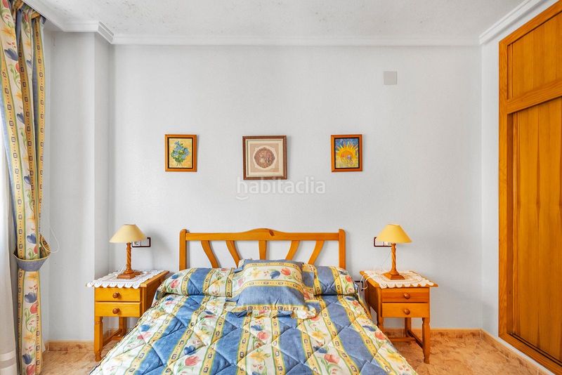 Foto 4c65e0e4-11bb-4a80-8c30-2fc62d1879ba. Apartament amb piscina a Antonio Machado Torrevieja