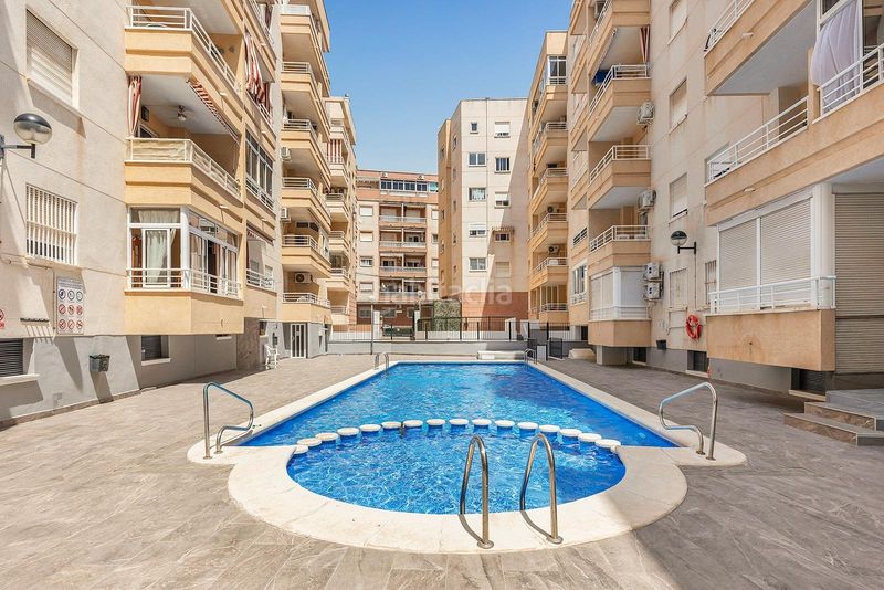 Foto a7bd3a25-8808-40ce-b3a5-95e513115875. Apartament amb piscina a Antonio Machado Torrevieja