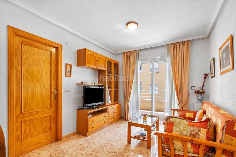 Foto d1d0784a-c93d-4a30-b81b-5a68dc5e880e. Apartament amb piscina a Antonio Machado Torrevieja