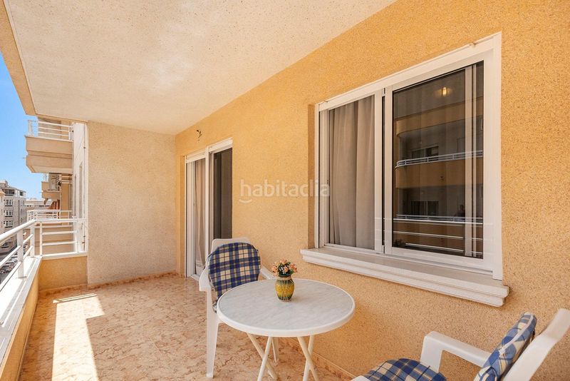 Foto d8b6bf3a-3a48-427b-9011-0a33283bdaf8. Apartament amb piscina a Antonio Machado Torrevieja