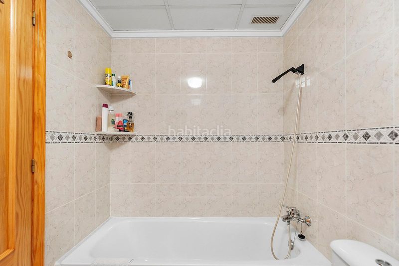 Foto e83f2d35-7327-4b84-9506-439bedc92472. Apartament amb piscina a Antonio Machado Torrevieja