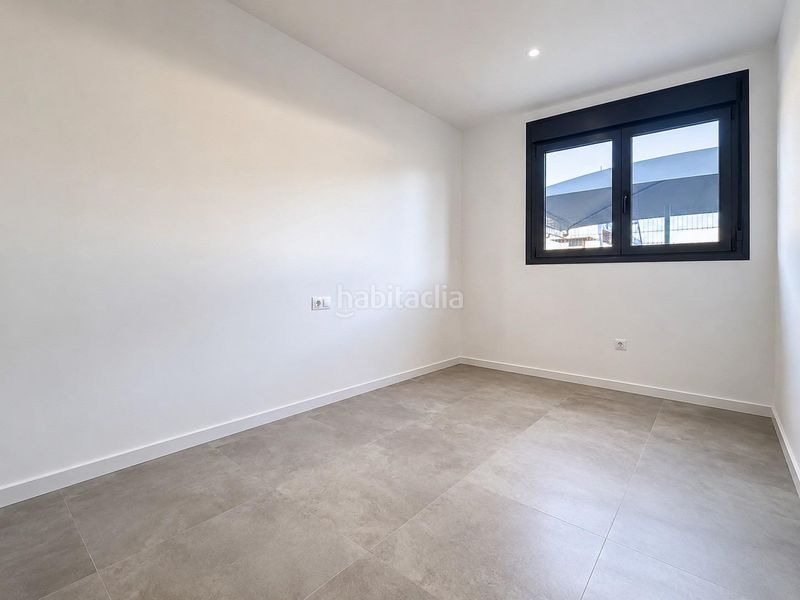 Foto 56b113e8-ff93-494b-8e5c-bee8581d7f7b. Planta baixa amb piscina a Campoamor Orihuela