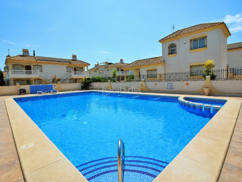 Foto eb2b73cc-4e3f-4991-86e2-c20bafed16a9. Planta baixa amb aparcament piscina a Los Almendros Orihuela