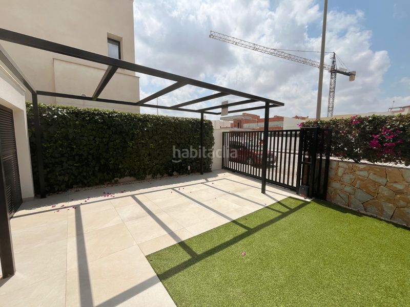 Foto 7252c7dd-96c9-49e6-b571-458f7e068e5a. Chalet ... en Montesinos (Los)