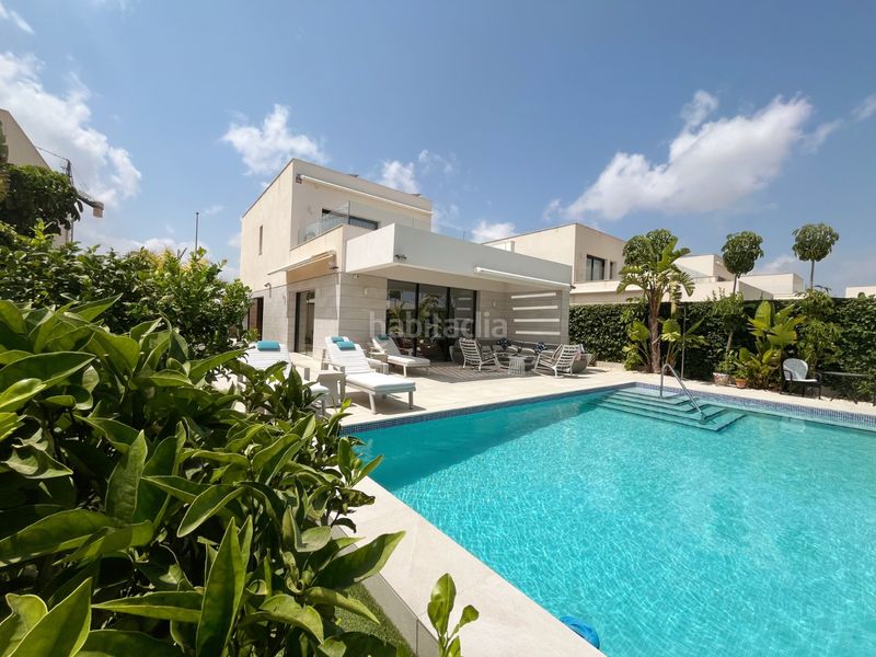 Foto b14f3a33-2694-4b52-baca-805178cb0159. Chalet ... en Montesinos (Los)