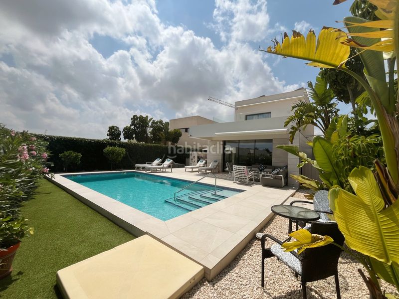 Foto e50483aa-5e33-40a3-a20b-e6b35ac989bc. Chalet ... en Montesinos (Los)