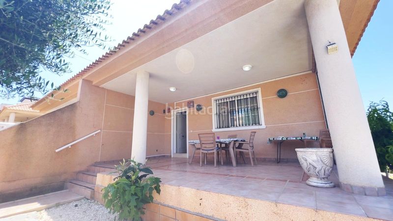 Foto 8a85511a-c75e-4c25-954b-f24a4c3b5806. Casa aparellada amb aparcament piscina a Aguas Nuevas Torrevieja