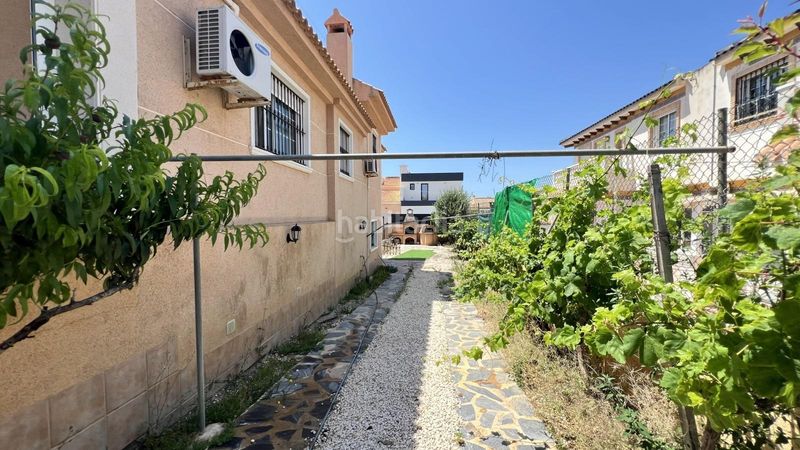 Foto c31bc8e2-4583-4797-8ffe-55810091e78a. Casa aparellada amb aparcament piscina a Aguas Nuevas Torrevieja