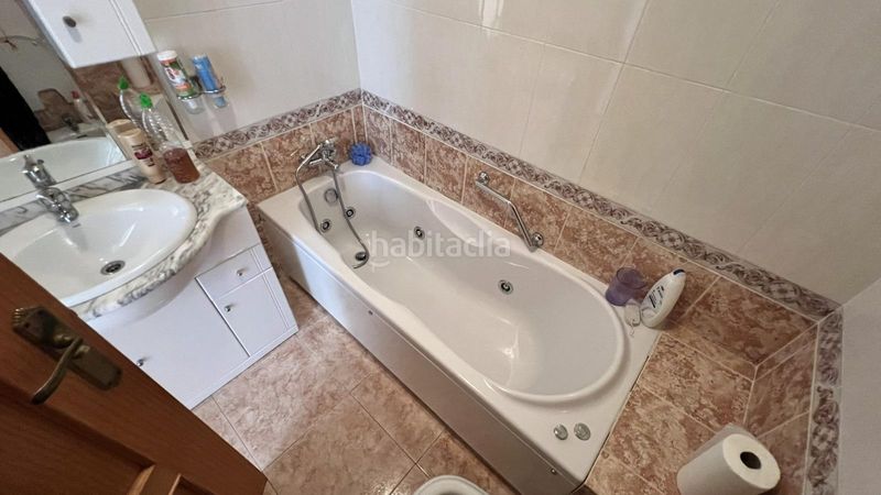 Foto fd340eb9-1d79-4582-9e4a-615bebd2a760. Casa aparellada amb aparcament piscina a Aguas Nuevas Torrevieja