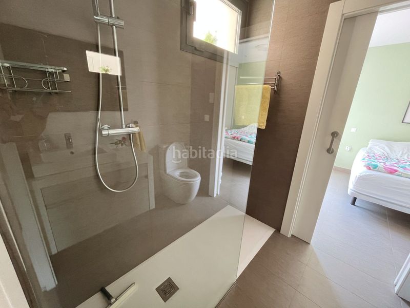 Foto e54af8bb-3a9e-49ab-9384-f983a16b402d. Chalet ... en Pueblo Bravo Rojales