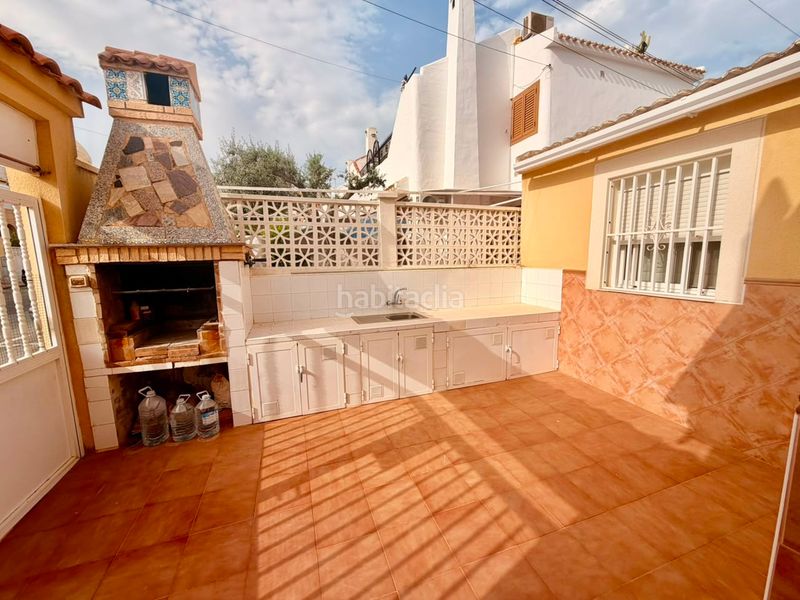 Foto bee3c292-b58b-40b1-b6db-334d27b6363e. Casa adossada amb aparcament a Zona los Frutales Torrevieja