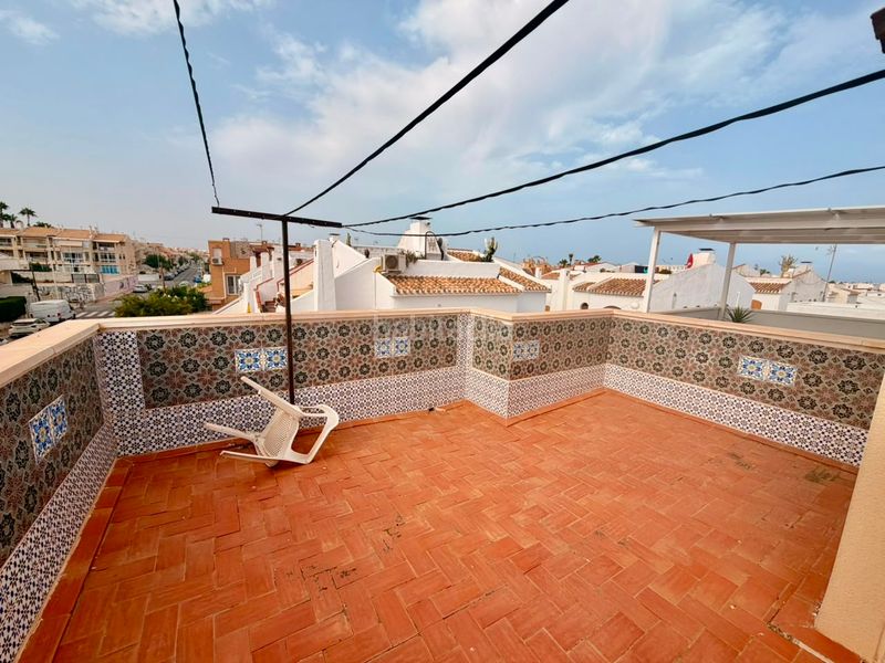Foto ddccbdee-55c5-469e-8968-fa6b1101c972. Casa adossada amb aparcament a Zona los Frutales Torrevieja