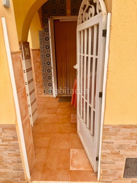 Foto f72f78e5-de95-4c64-b463-9adea18d5aae. Casa adossada amb aparcament a Zona los Frutales Torrevieja
