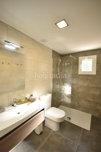 Foto 78bd510c-6b16-485f-9a19-2a7d03a1fbf3. Planta baixa amb piscina a Campoamor Orihuela