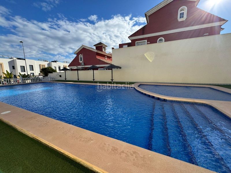 Foto 59db42d8-1a85-4f22-a126-13e1851b5084. Casa aparellada amb piscina a Los Almendros Orihuela