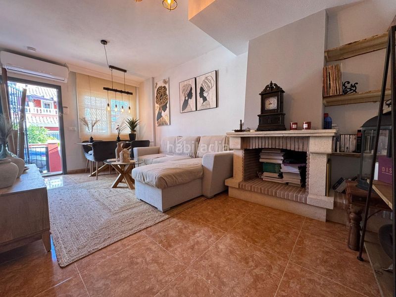 Foto e3d48690-b14f-4938-ba84-2cbb3bd01762. Casa aparellada amb piscina a Los Almendros Orihuela