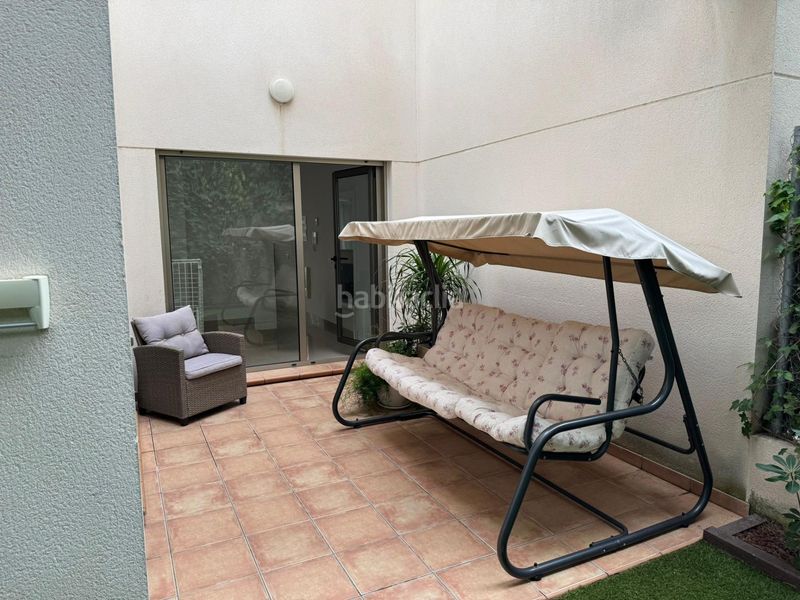 Foto a037abb6-0389-4715-a2bc-3b127a6393c7. Casa aparellada amb piscina a Punta Prima Torrevieja