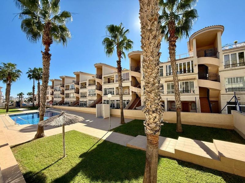 Foto 1f8c2199-fa47-4b91-b392-18ad45581961. Apartament amb piscina a Los Balcones y los Altos Orihuela