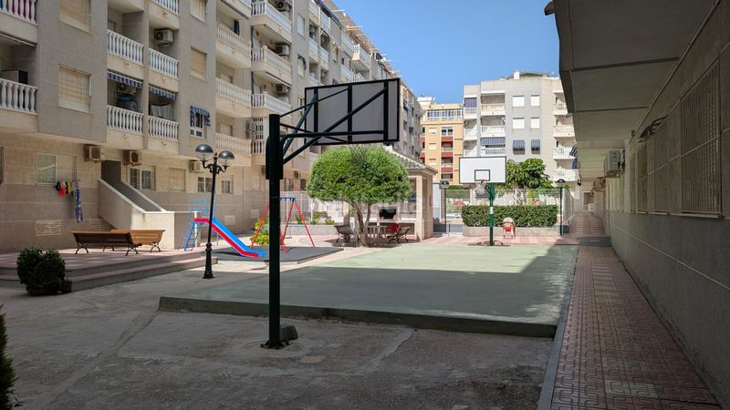 Foto 7f1dd87c-3da2-47e0-83dd-4fd306a927c1. Apartament amb piscina a Antonio Machado Torrevieja