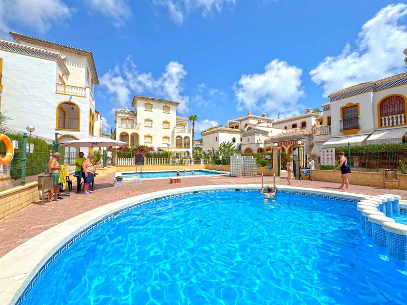 Foto 90e8a573-e383-4760-9fc8-5348c02086b3. Àtic amb piscina a Cañada del Molino Torrevieja