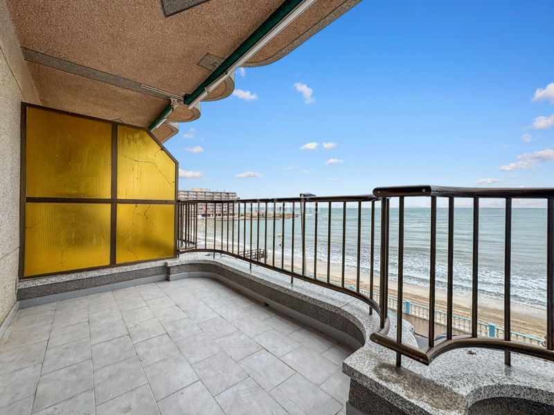 Foto bea2b0c1-e8e2-44f6-977d-dda2d80b0a89. Apartament amb aparcament a Zona Playa de los Locos Torrevieja