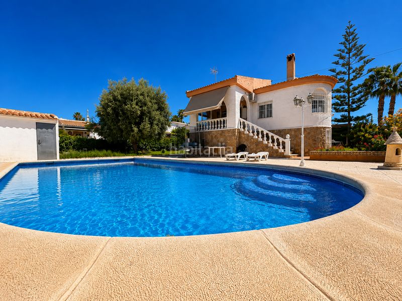 Foto c8c944cc-5f74-4b99-8c14-5f0cf7b72387. Chalet avec parking piscine dans Zona Carrefour - Urbanizaciones Torrevieja