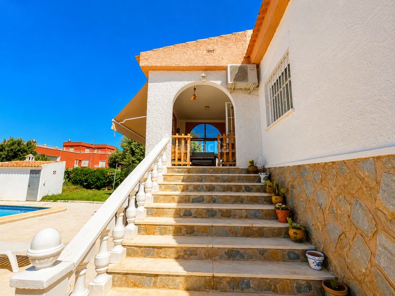 Foto e2ab184d-58c3-43b4-ae73-0d45476530e0. Chalet avec parking piscine dans Zona Carrefour - Urbanizaciones Torrevieja