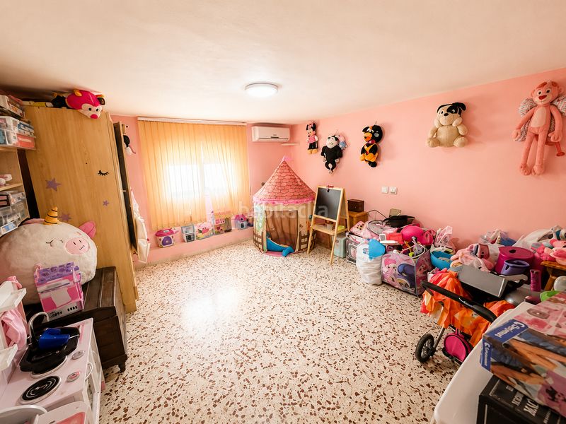 Foto f8fb5149-9a85-47e0-8665-a5d0e53998a0. Chalet avec parking piscine dans Zona Carrefour - Urbanizaciones Torrevieja
