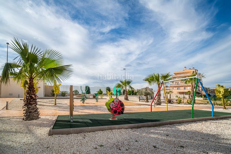 Foto e5f4da65-a561-4b14-a208-3198b6ef91e6. Erdgeschoss mit parking pool in Villamartín-Las Filipinas Orihuela