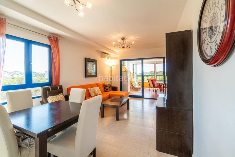 Foto ee642780-c0fd-4e9c-8dea-4273edab3eaf. Apartament amb piscina a Campoamor Orihuela