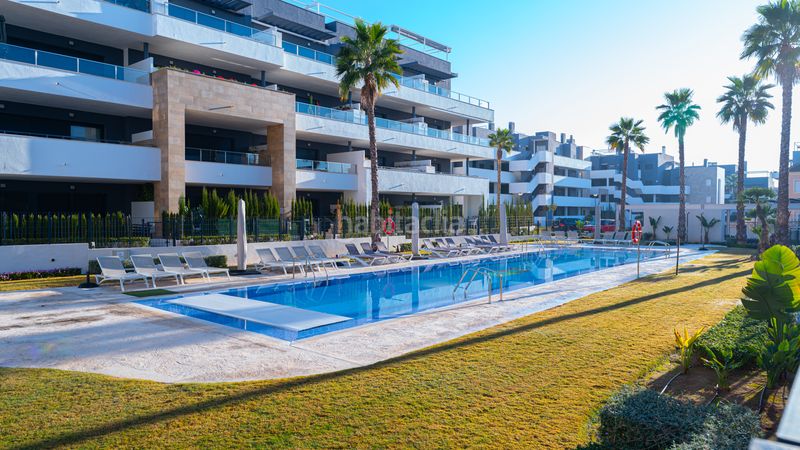 Foto 7fca204e-6145-40f0-8fd9-21f6e0f1010b. Apartament amb aparcament piscina a Playa Flamenca Orihuela