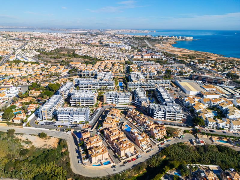 Foto a08e3af9-556d-4e3a-9343-14fc07748d6d. Apartament amb aparcament piscina a Playa Flamenca Orihuela