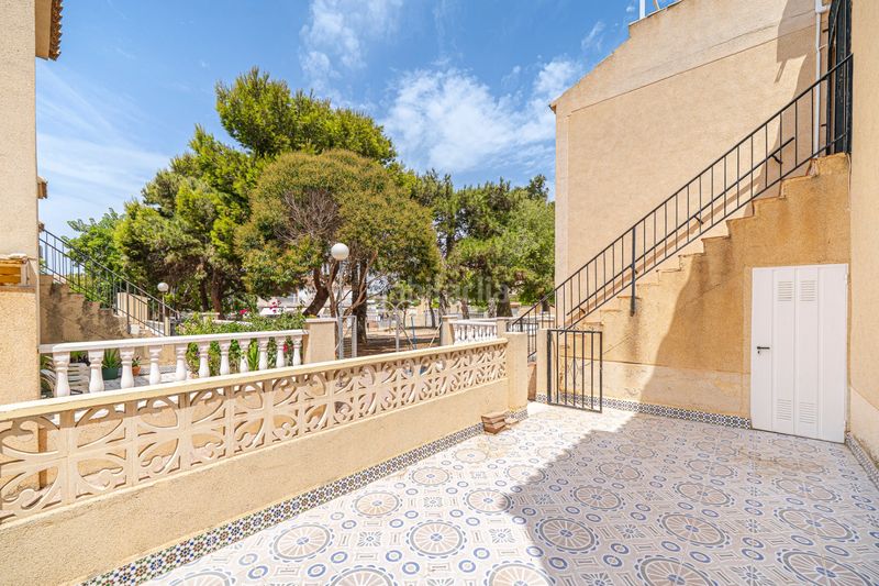 Foto d3d8c372-8bbf-4f91-a52c-e21af6acea55. Àtic amb piscina a Aguas Nuevas Torrevieja