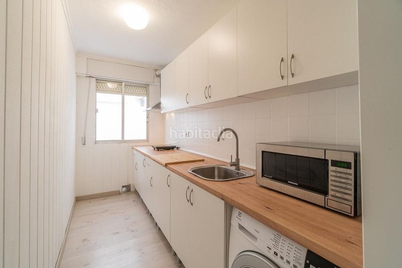 Foto b7bbd8aa-c3c2-40d0-af67-5369c988d202. Apartament amb piscina a Punta Prima Torrevieja